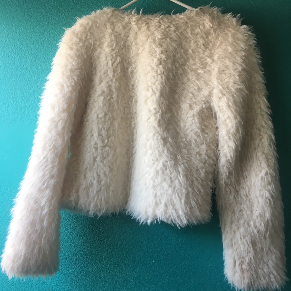 Llama mama white fluffy jacket